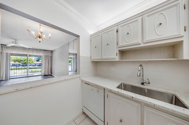 Photo - 257 S Cypress Rd Unit 425