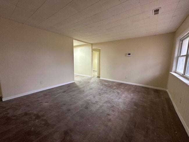 Photo - 13 W Adams Dr