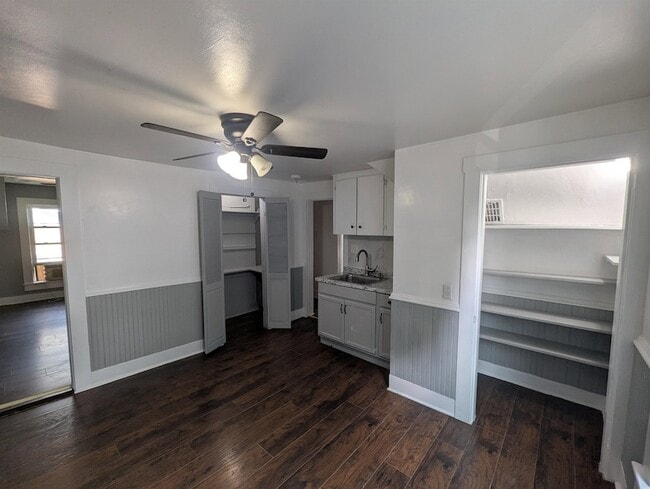 Photo - 20 Chellis St Unit 2