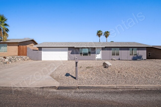 Building Photo - AFFORDABLE POOL HOME!