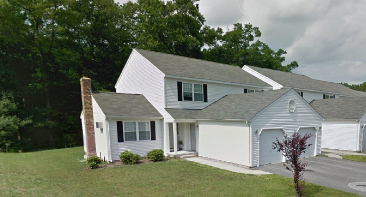Photo - 61 Hilltop Dr (North Windham, CT)