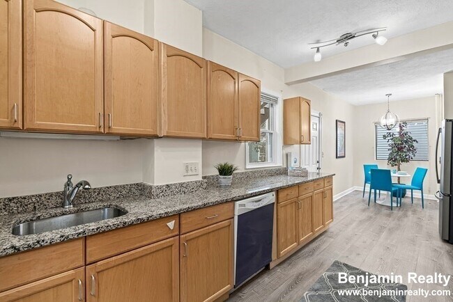 Photo - 7 Washburn Ter Unit #1