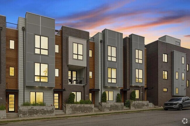 Building Photo - 818-813 13th Ave S Rental