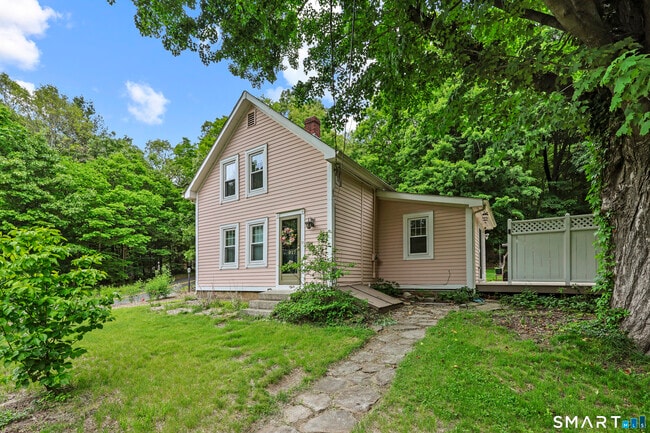 Building Photo - 917 Hopewell Rd