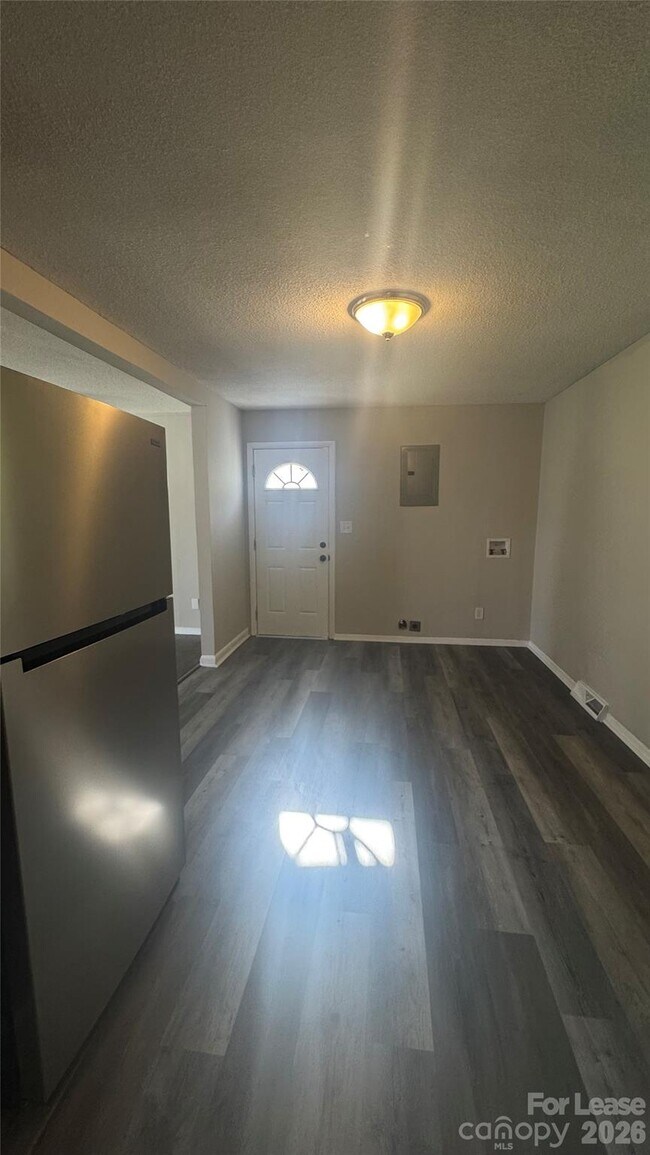 Photo - 2701 Abelwood Rd