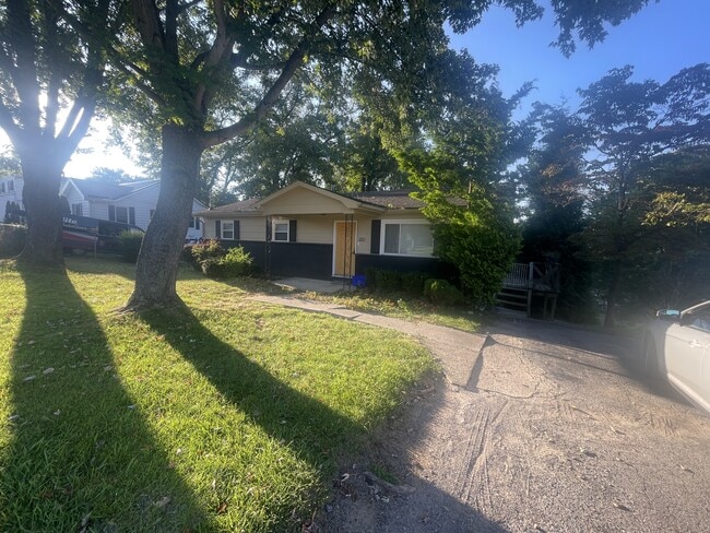 Photo - 221 Teel Rd