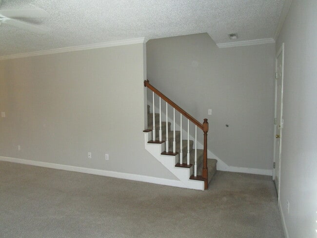 Photo - 885 Grimble Ct