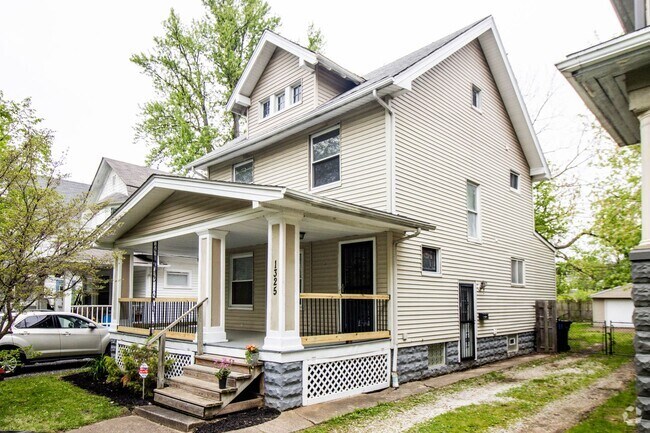 Building Photo - 3 bedroom home near Edgewater Park