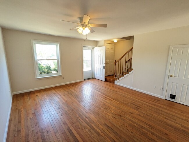 Photo - Charming two level townhouse in establishe...