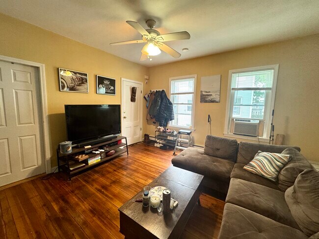 Photo - 20 Bristol St Apartments Unit 2