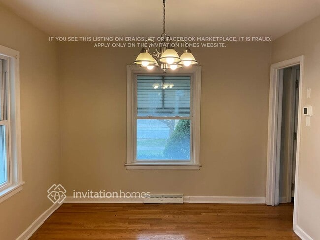 Photo - 1808 W 187th St