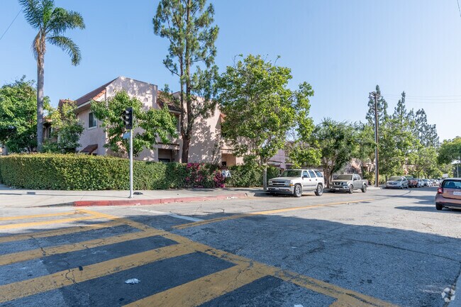 Edificio alternativo - Laurel Woods Condominiums