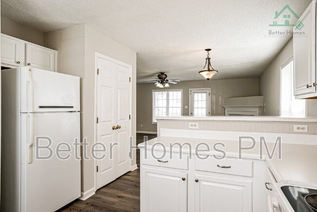 Photo - 4716 Windbreak Ln