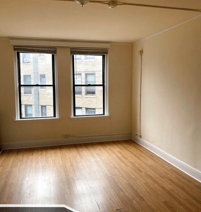 Photo - 3335 W Diversey Ave Unit 230