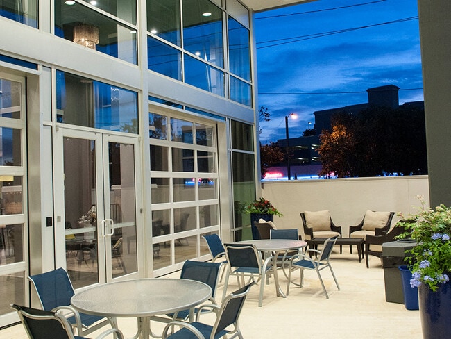 Link Apartments® Glenwood South