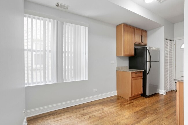 2005 W Jarvis Ave Unit 2