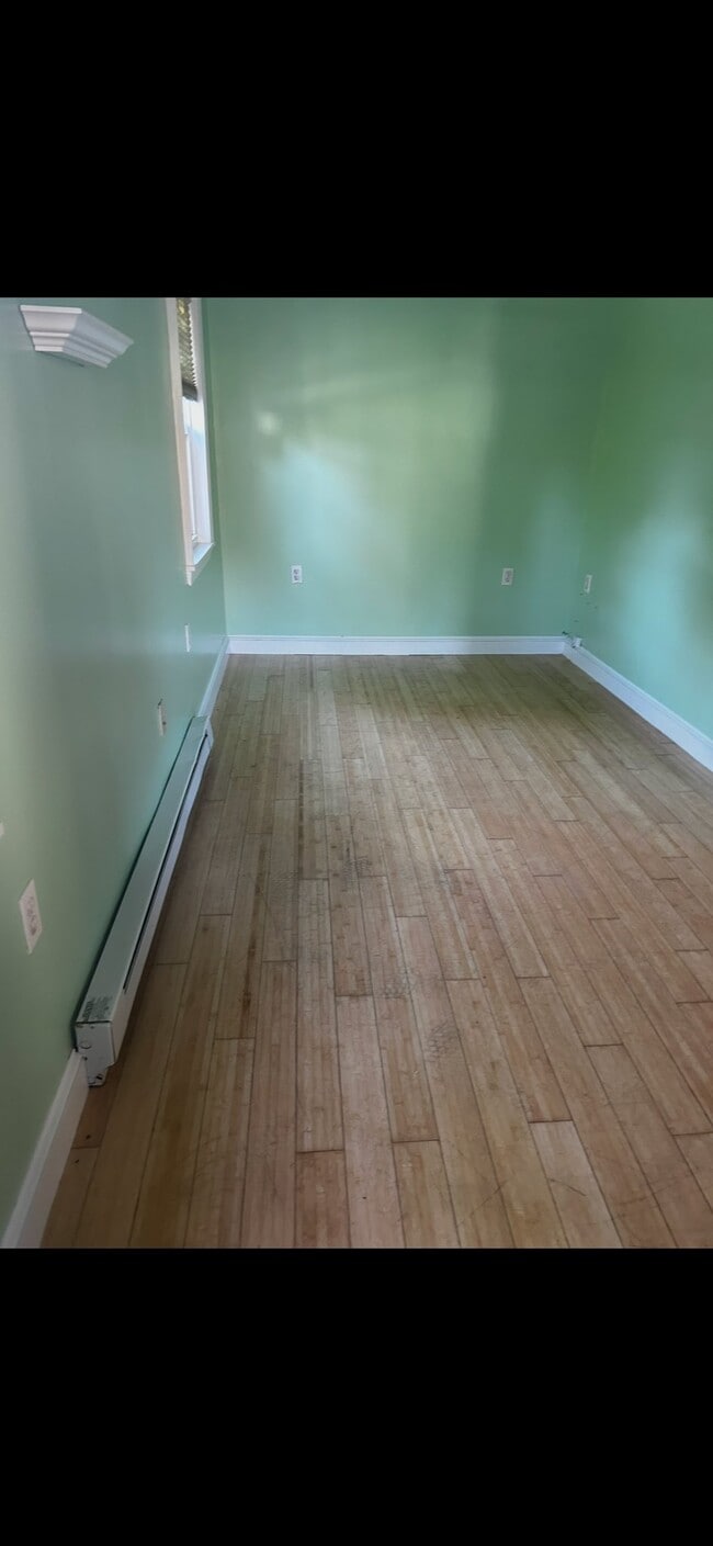 Building Photo - 15 Corwin St