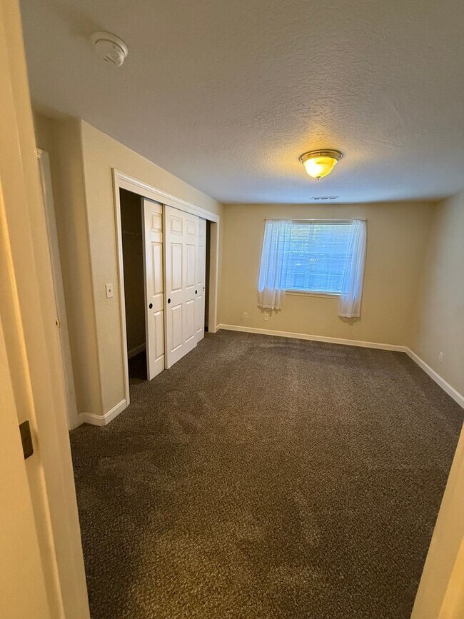 Photo - P0060 - 522-524 Briarwood Dr*** Unit 522 Briarwood Dr.***