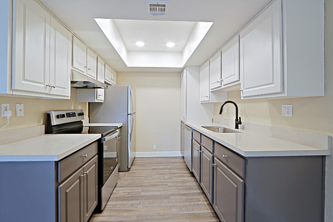Building Photo - 3810 N Maryvale Pkwy Rental