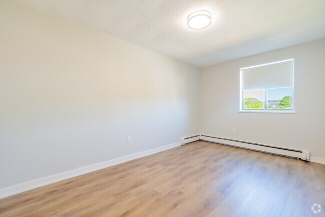2BR, 1BA - 792 SF - Bedroom