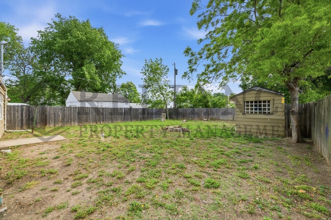 Photo - 2242 S Laura St