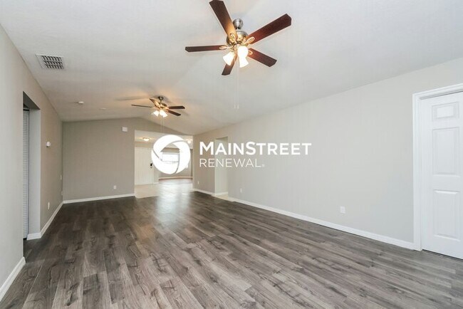 Photo - 3 Bedroom Pet-Friendly Home in Kissimmee, FL with Main Street Renewal