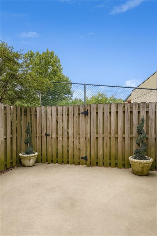 Photo - 708 Summer Pl NW