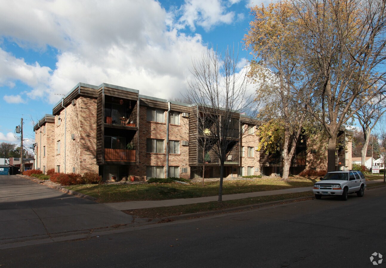 Photo - 50th St Apartments