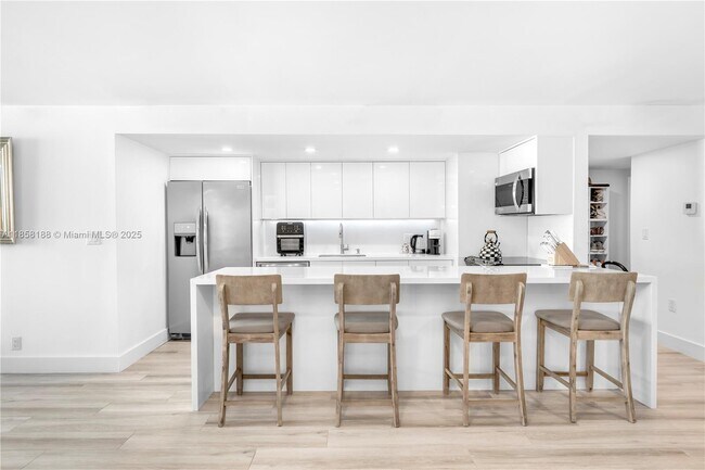 Photo - 2401 Collins Ave Unit 1510/1511