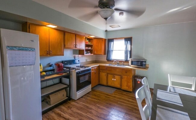 Photo - 709 Hoyt St