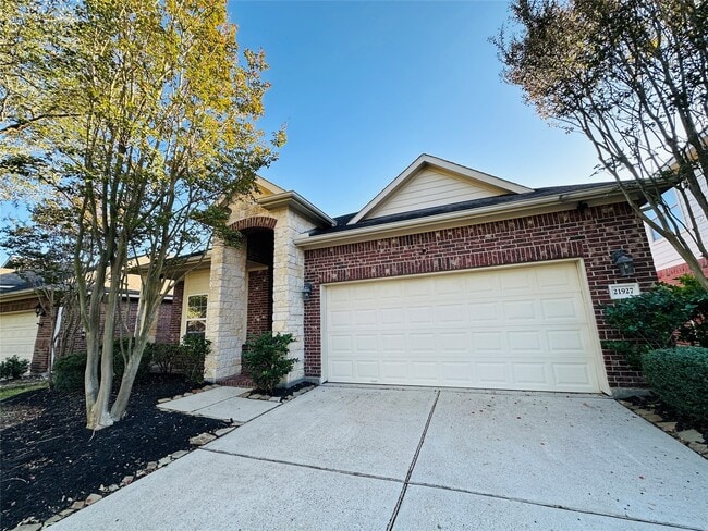 Photo - 21927 Field Green Dr