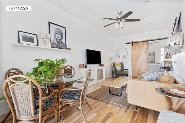 Photo - 117 Roebling St