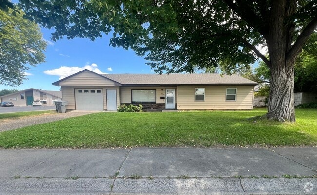 Building Photo - Charming 4-Bedroom Home in Prime Richland ...