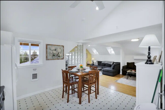 Photo - 2117 W Riverside Ave Unit 3