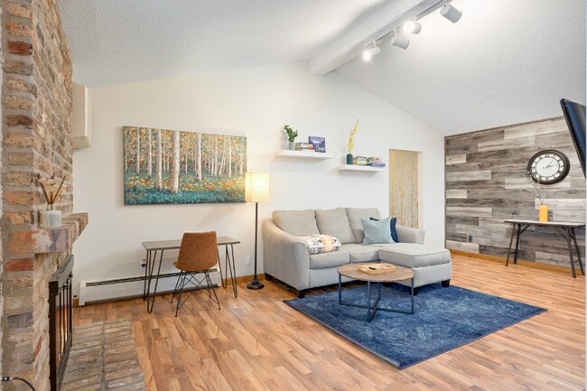 Photo - 1008 Westbrooke Way