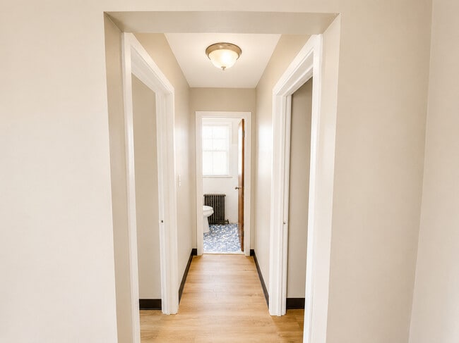 Photo - The Lakeside Apartments