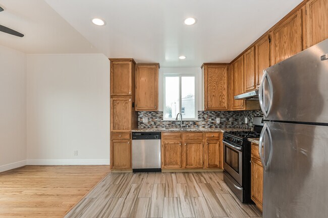 Photo - 10 Oxford St