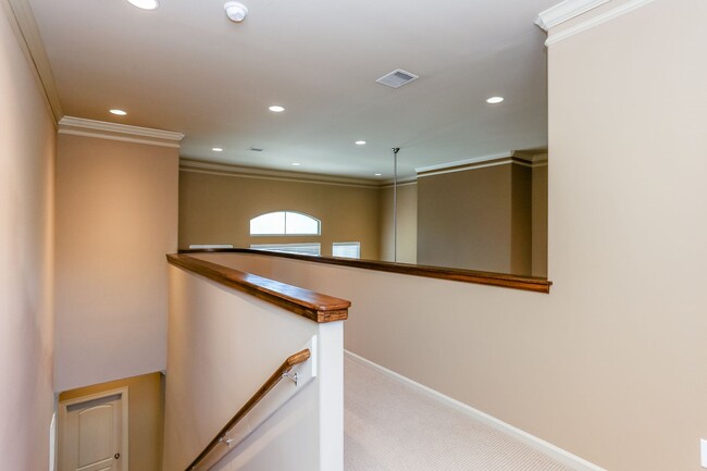 Building Photo - 1714 Van Buren St Rental