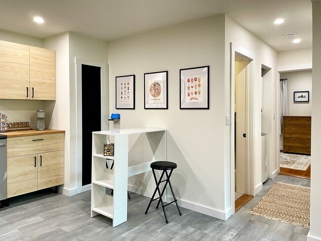 Photo - 709 Nelson Dr Unit B