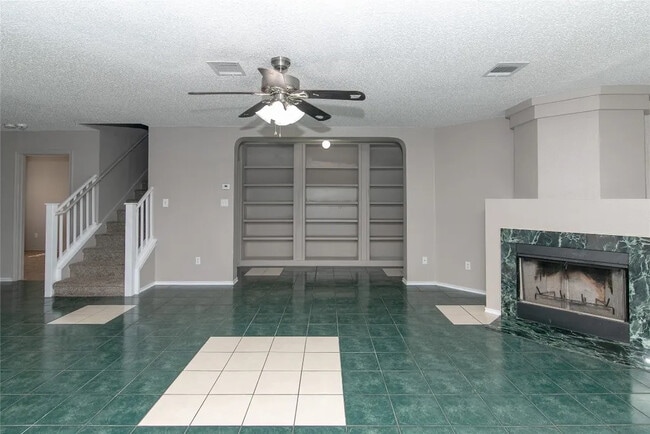 Photo - Room in House on Heyerdahl Dr