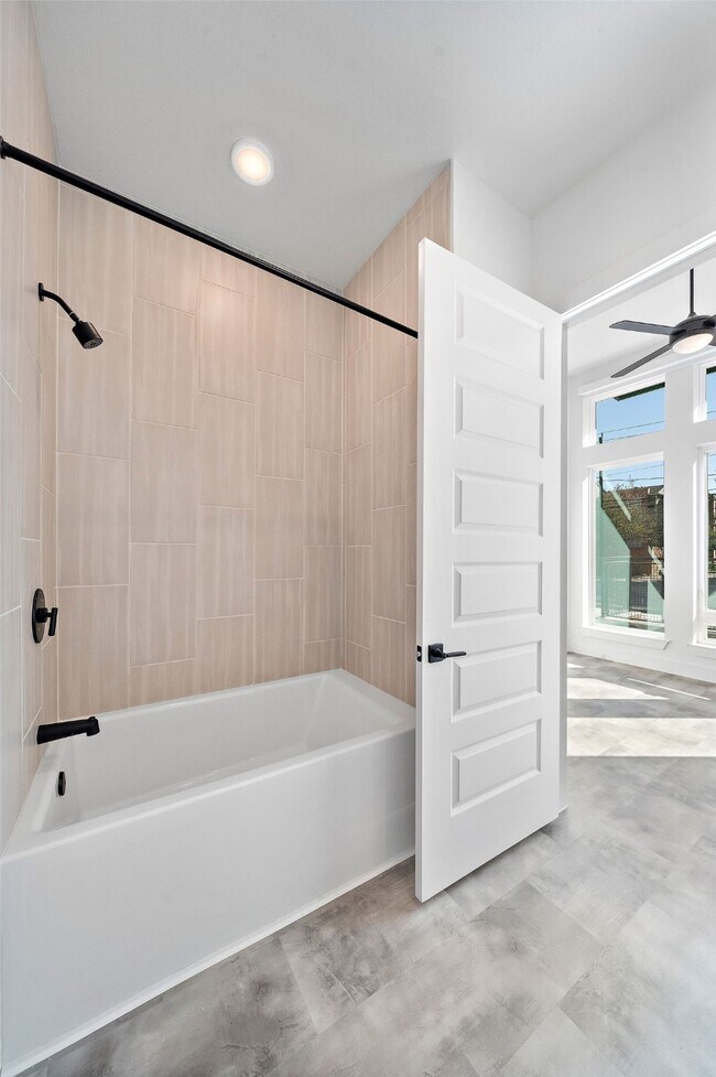 Photo - 2520 Washington Ave Unidad 106