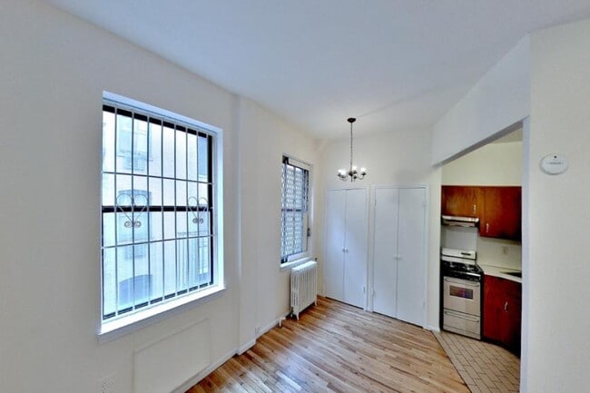Building Photo - 1 bedroom in New York NY 10025 Unit 4G