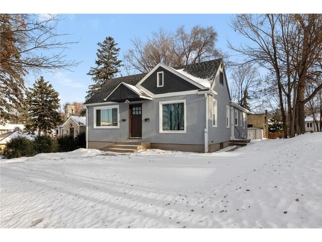 Building Photo - 4042 Lake Rd Ave