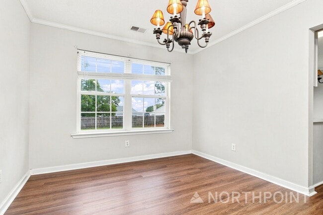 Photo - 105 Riglaw Cir