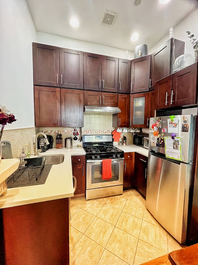 Photo - 208 Lefferts Pl Unit 2