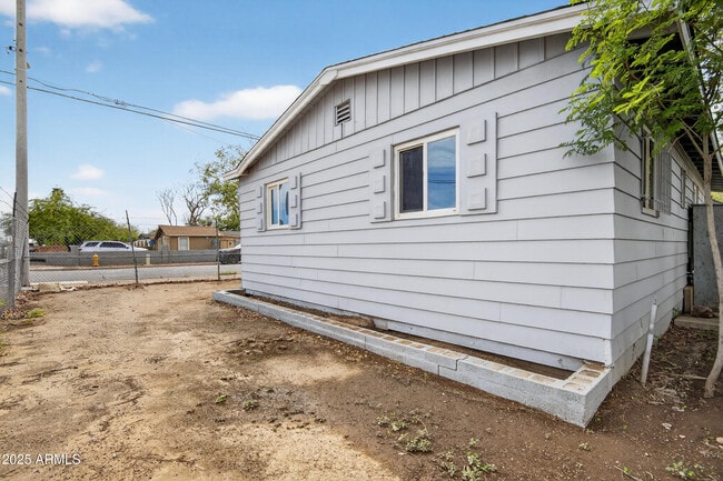 Photo - 1410 S 24th Ave