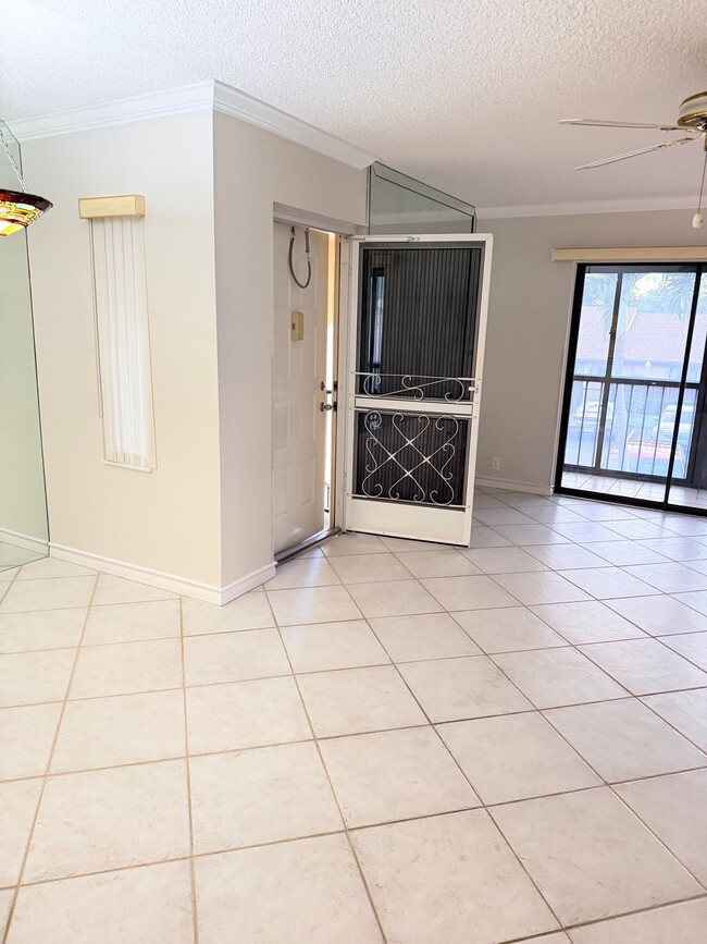 Photo - 802 Sky Pine Way Unit A2