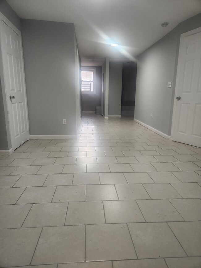 Photo - 742 Shepherd Ave Unit C