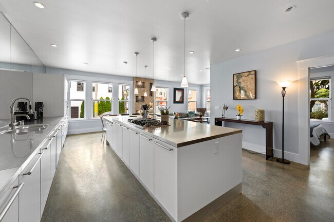 Photo - 2900 Pierce St