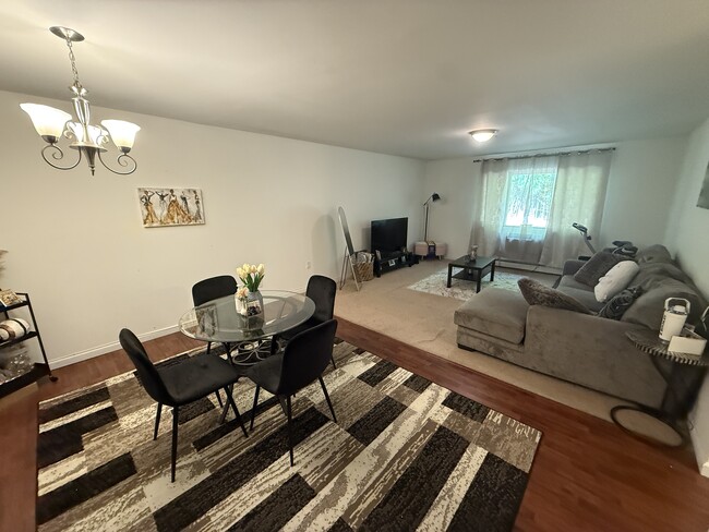 Building Photo - 208 Undercliff Ave Unit B6 Rental